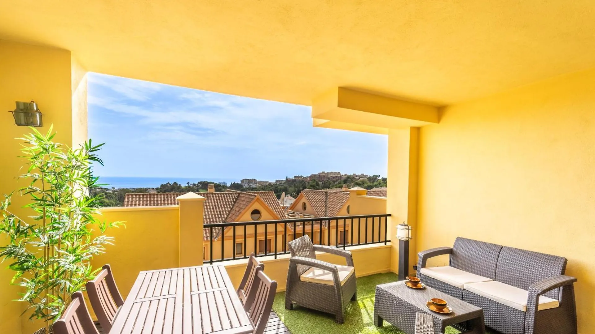 Fabulous Golf Front Apartment With Pool And Seaview Benalmádena Spanien