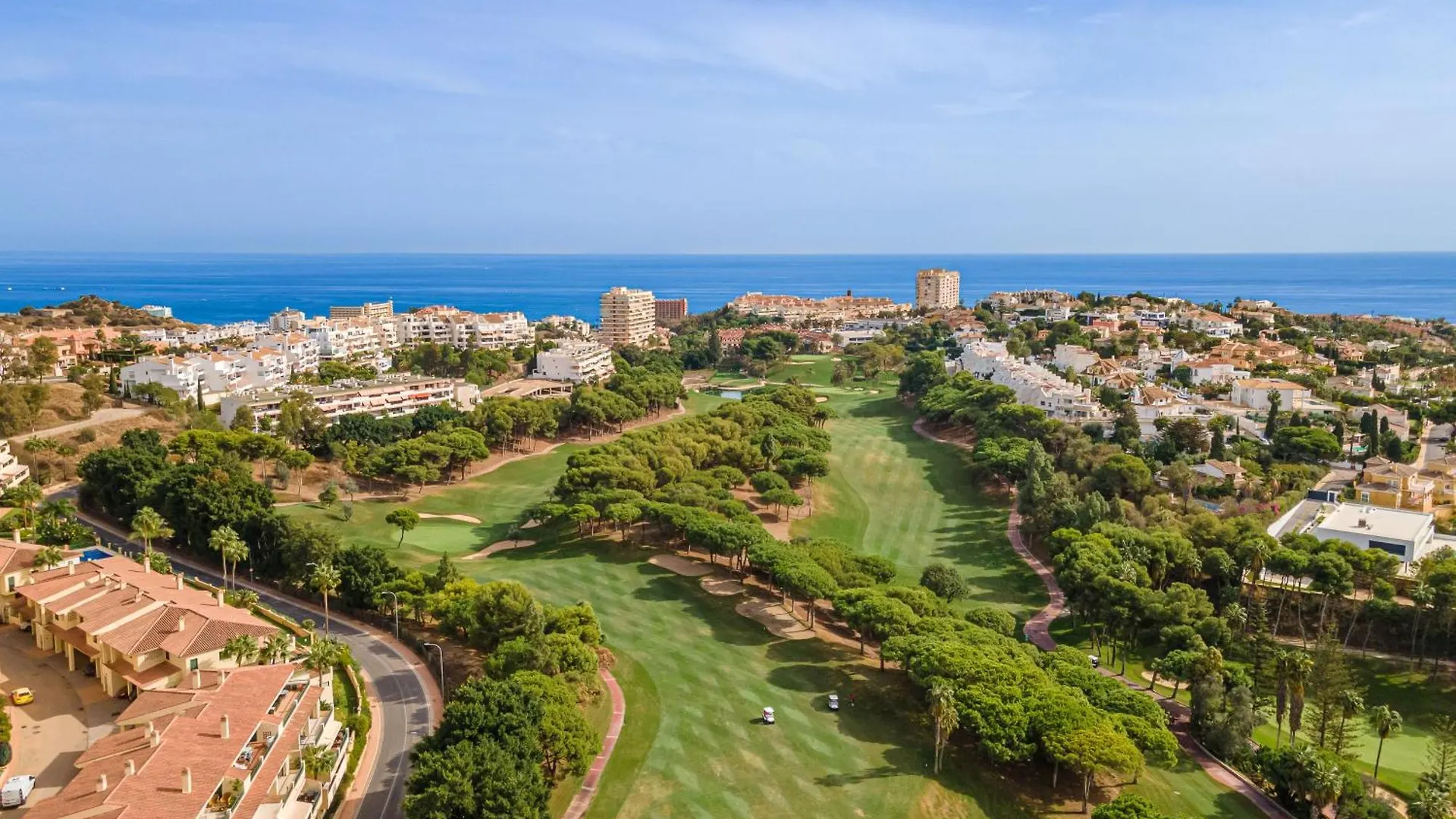 Fabulous Golf Front Apartment With Pool And Seaview Benalmádena